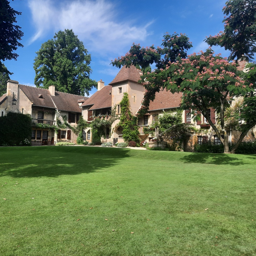 Château and Floral Park of Apremont