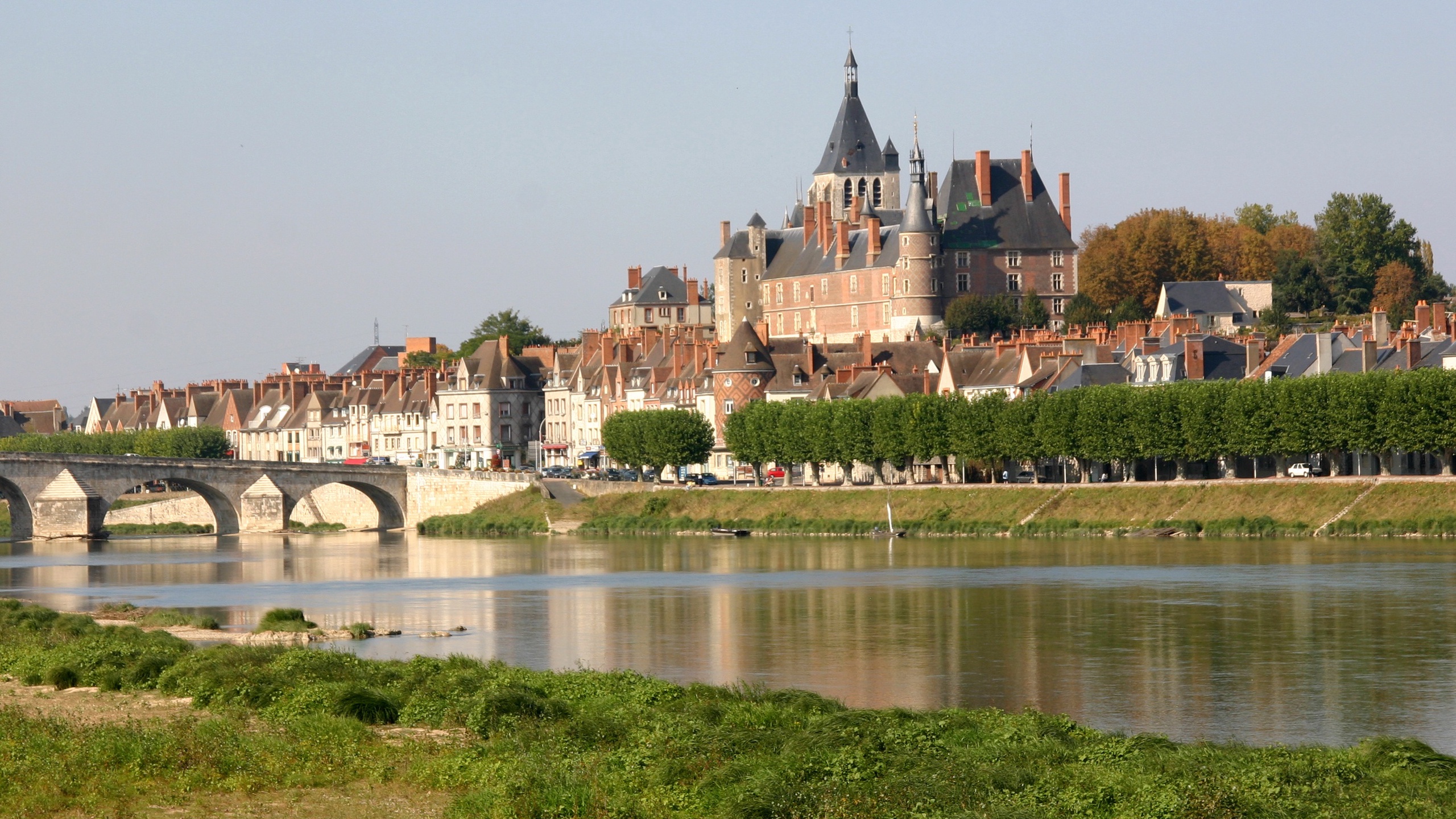 Discover Gien