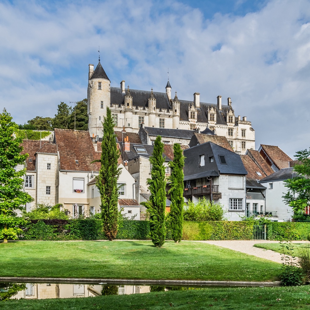 Walk Through Medieval Loches