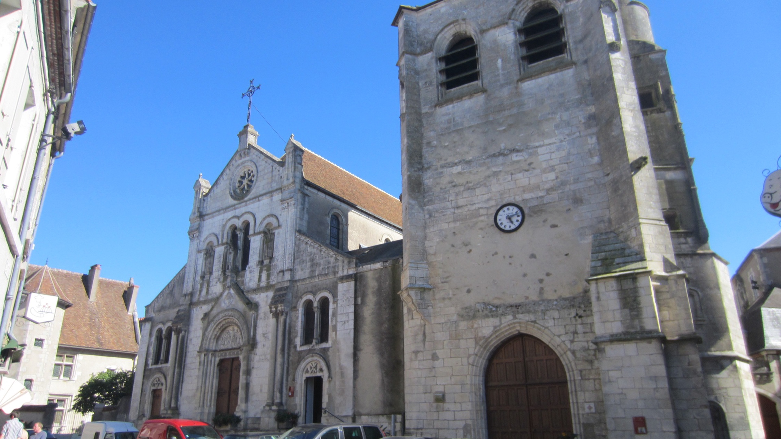 Hilltop Sancerre: Wine, History & Cheese