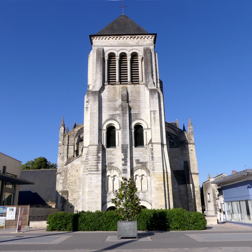 Tours Saint-Julien Church