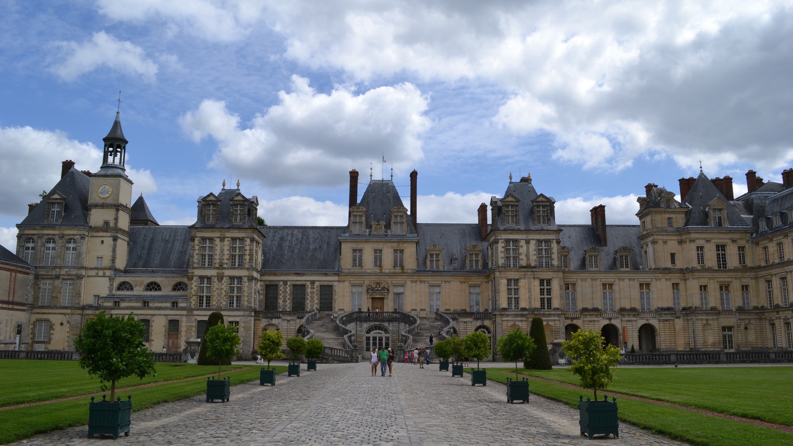 Explore Fontainebleau