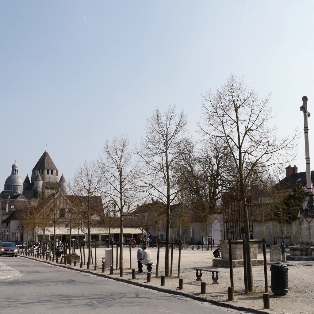 Provins Châtel Square